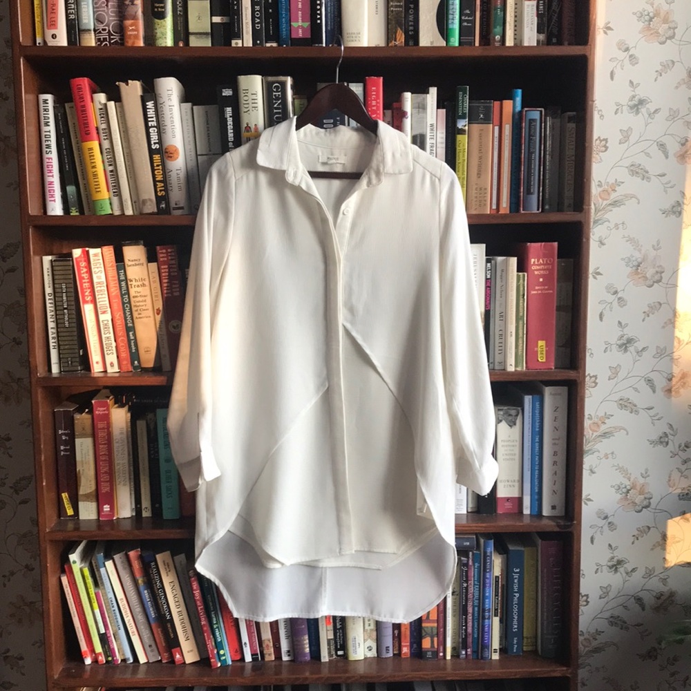 One of a kind minimalist long Oxford shirt - size M